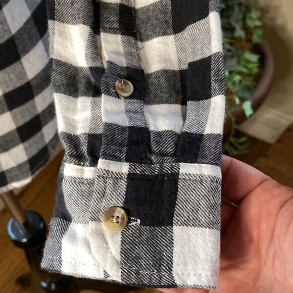 Abercrombie & Fitch Black&White Flannel Button Down Top Size XXS - Picture 7 of 11